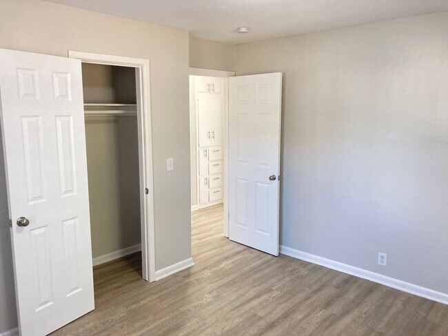 Building Photo - 3 Bedroom and 1 Bath House in Haysville