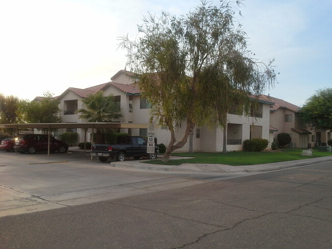 Building Photo - 1200 Rodeo Dr