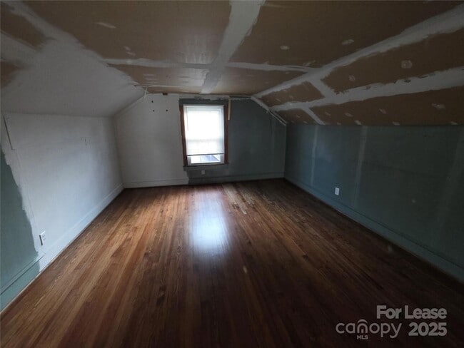 Building Photo - 2409 Commonwealth Ave