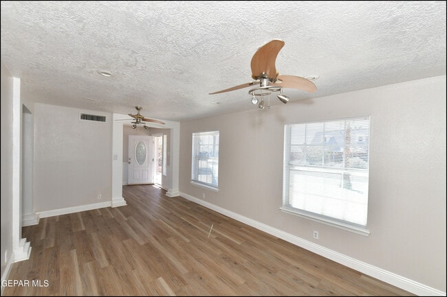 Building Photo - 4749 Tropicana Ave