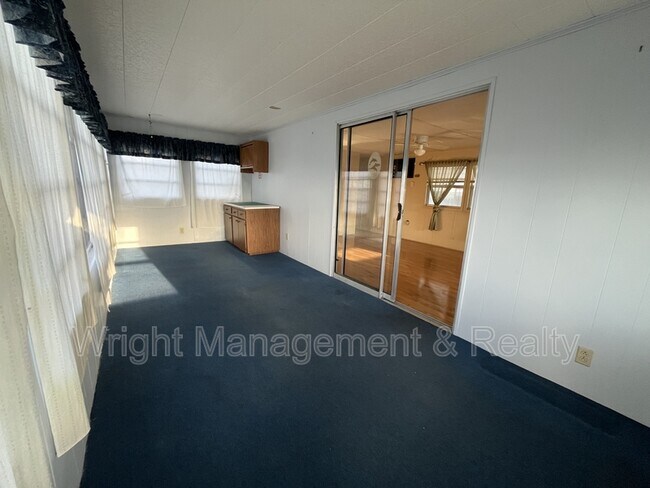Building Photo - 2050 Lullaby Dr