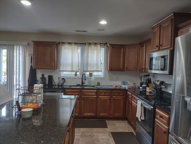 Building Photo - Great Four Bedroom Home in Elgin, SC!