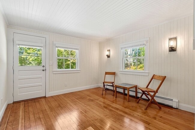 Building Photo - 498 Beechwood St