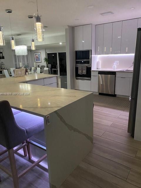 Building Photo - 428 N Crescent Dr