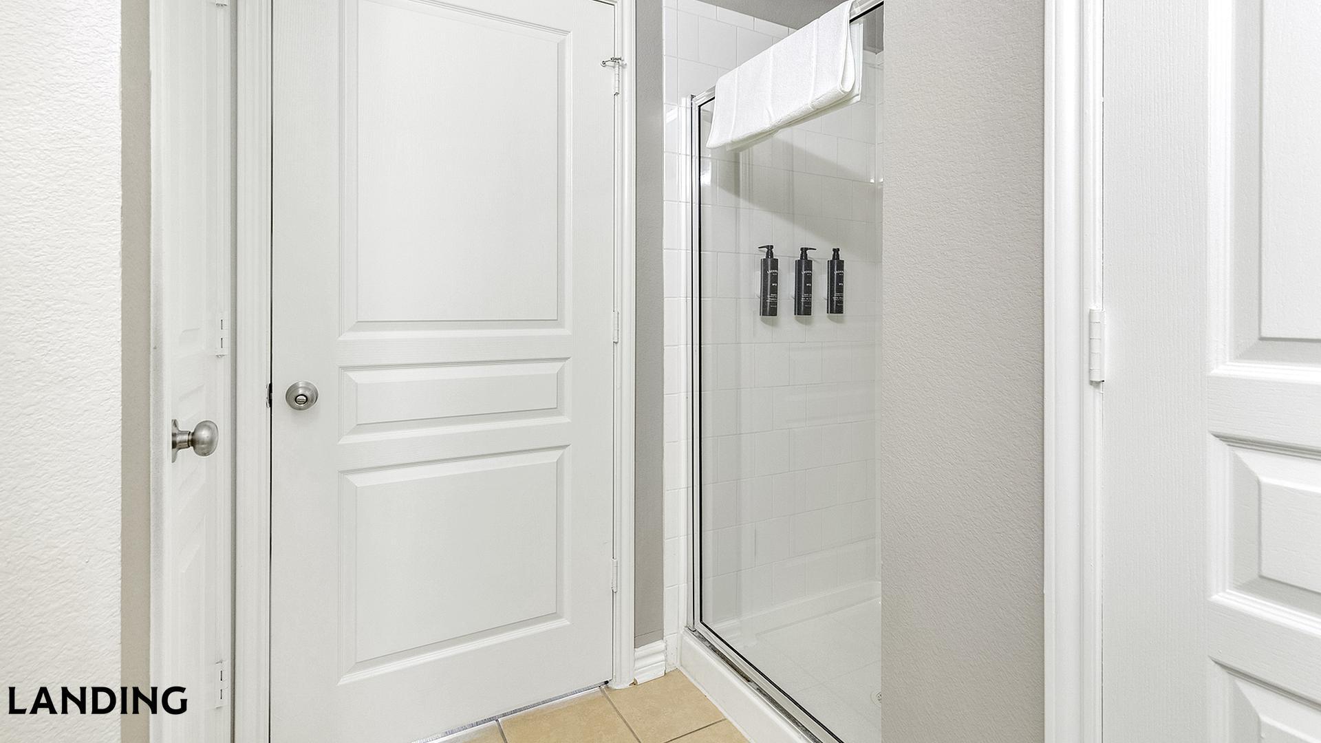 Building Photo - 15777 Quorum Dr