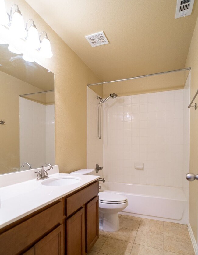 Building Photo - 2301 Giddens Dr