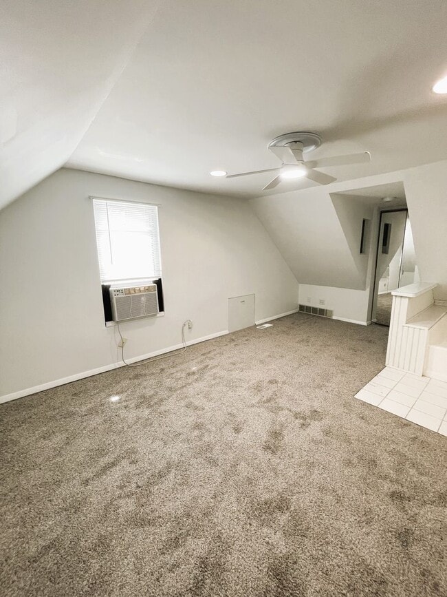 Building Photo - $1975 FOR RENT - SINGLE UPDATED FAMILY HOU...