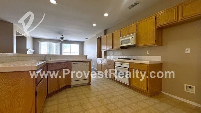 Building Photo - 8725 Bridgeport Ave