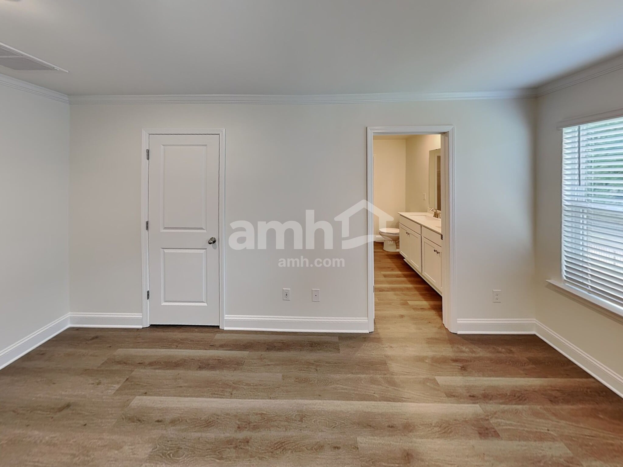 Building Photo - 6043 Rosemore Ln
