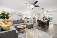 Building Photo - 802 Camelia Dr