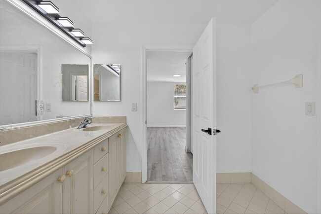 Building Photo - 2089 Reston Cir