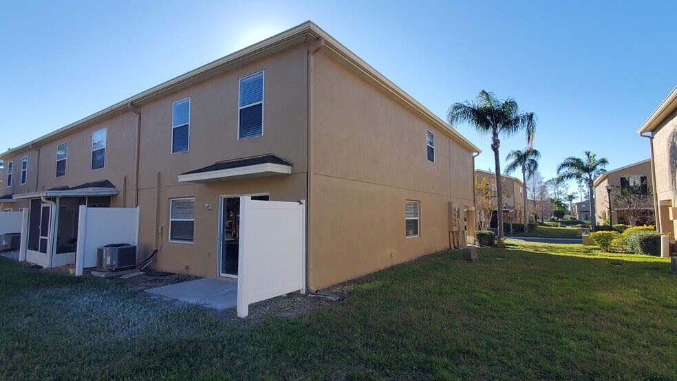 Building Photo - 8007 Sutton Terrace Ln