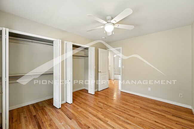 Building Photo - Luxury Meets Location – Impeccable 5BR Hom...