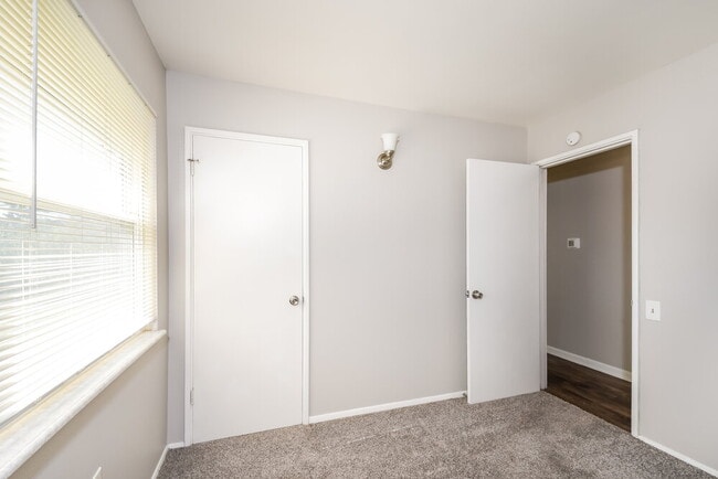 Building Photo - 3 Santa Anita Ct