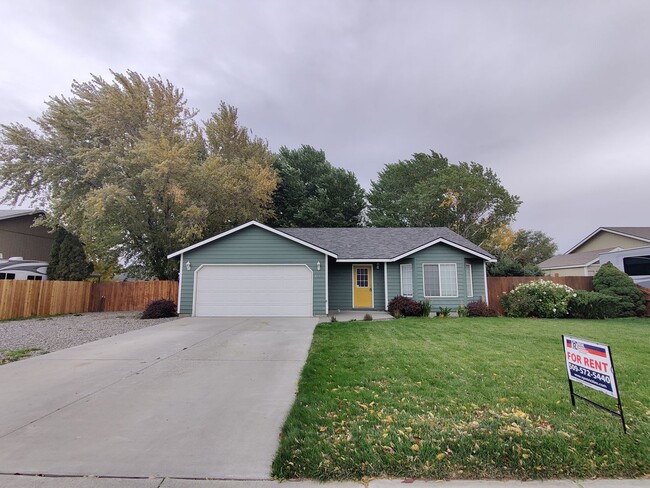 Primary Photo - Fully updated Rambler in South Kennewick