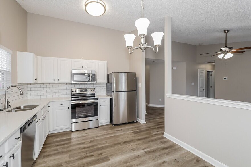 Building Photo - 4905 Aldersbrook Dr