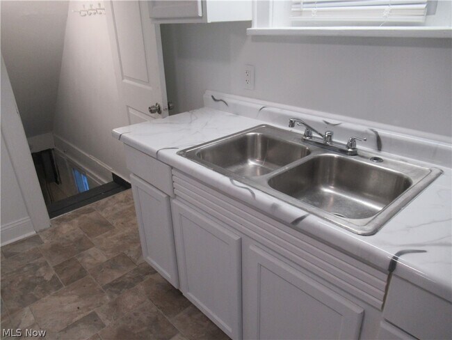 Building Photo - 4482 Liberty Rd