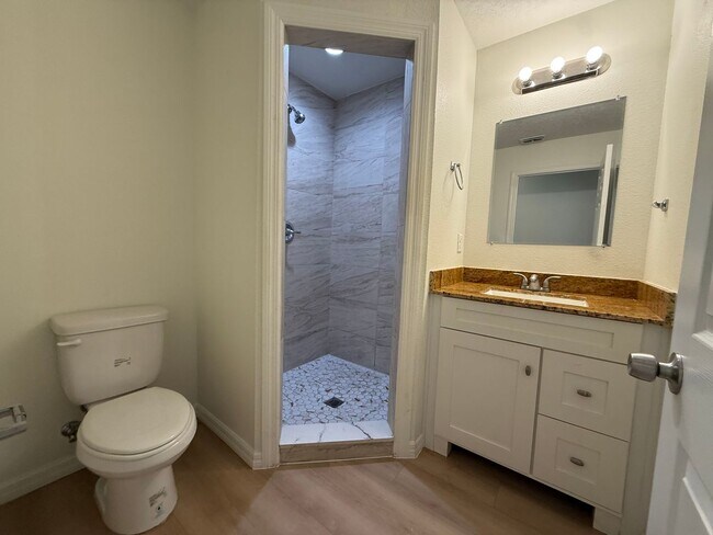 Building Photo - ***COMING SOON *** Modern Open-Concept Home Near I-75 & Downtown Ocala AVAILABLE SEPTEMBER 1