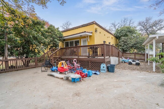 Building Photo - 817 Griner St