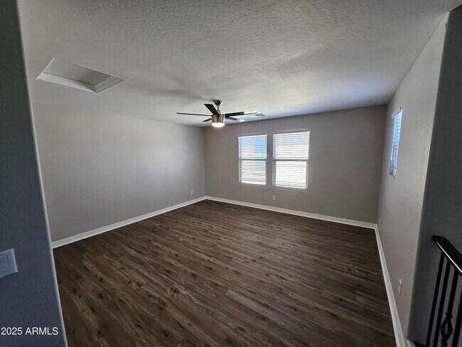 Building Photo - 40537 W Helen Ct