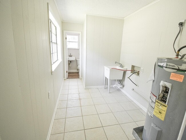 Building Photo - 109 Alida St