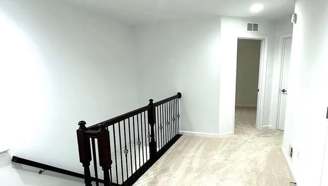 Building Photo - 3004 Ewell Ln