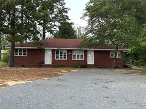 Building Photo - 405 Chavis St