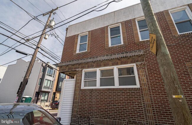 Building Photo - 2410 Wharton St