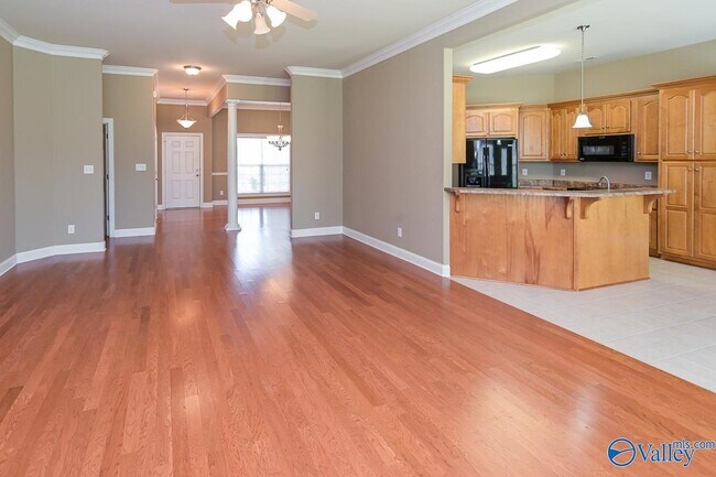 Building Photo - 8821 Belle Mor Dr NW