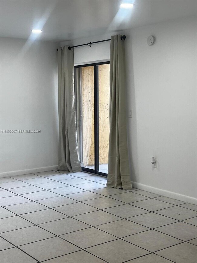 Building Photo - 2727 NW 17th Terrace