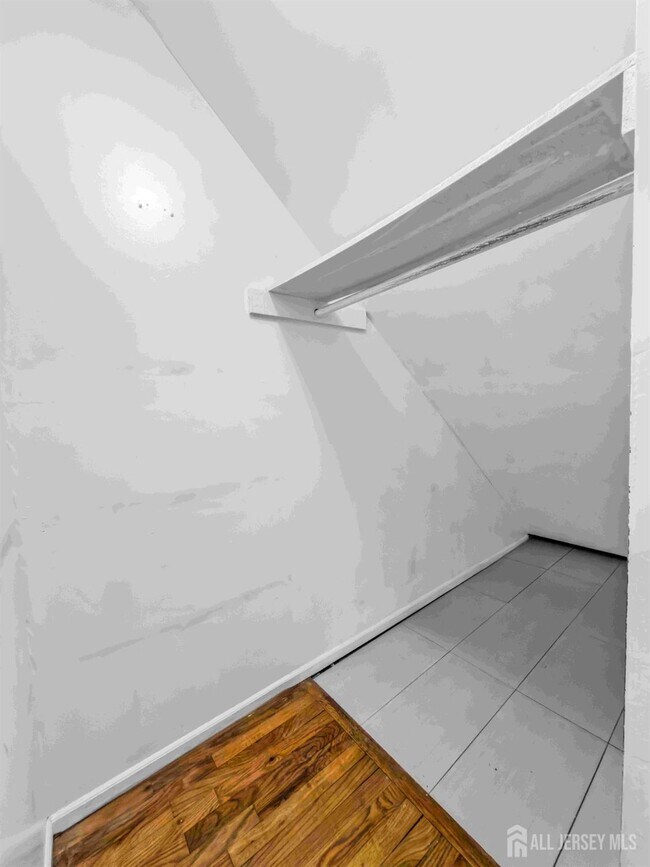 Building Photo - 14 College Dr