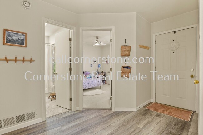 Building Photo - 8640 Boxelder Dr