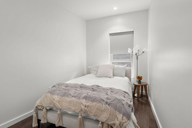 Building Photo - 126 Salem St