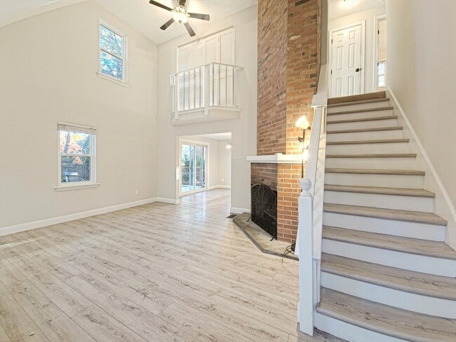 Building Photo - 253 Sudbury Ln