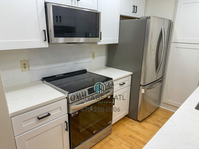 Building Photo - 2 bedroom condo in Atlanta in gated community
