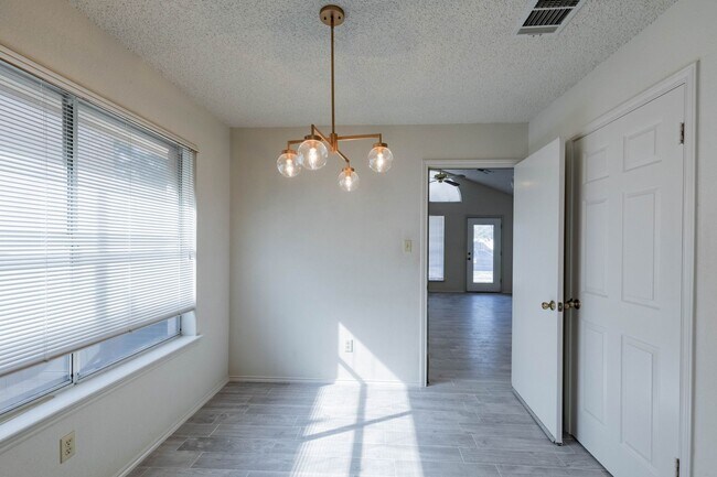 Building Photo - 2605 Buckeye Trail