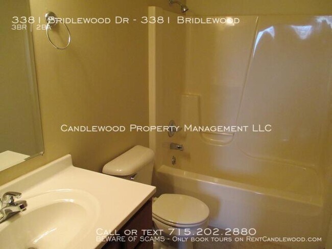 Building Photo - 3 Bedroom/2 Bathroom Split Level Duplex