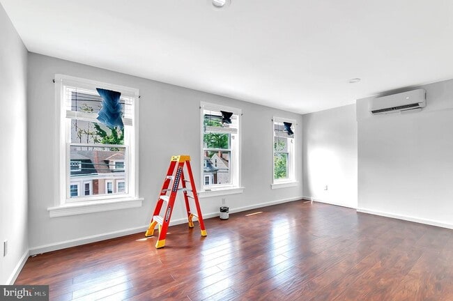 Building Photo - 442 W Hanover St