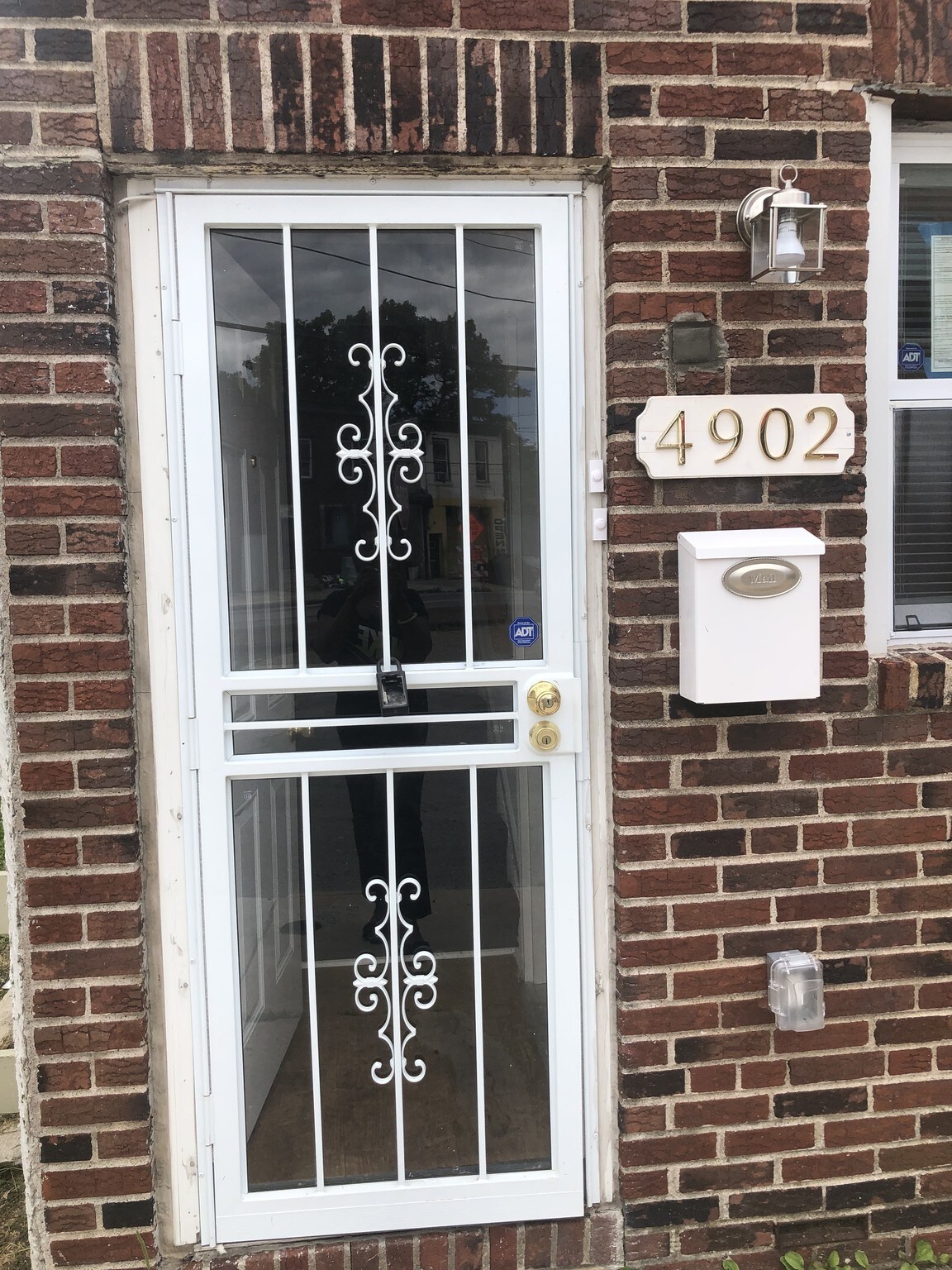 Front entrance - 4902 Kershaw St