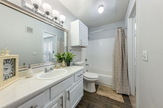 Building Photo - 2-Bed with 1 Month Free + Waived Fees!