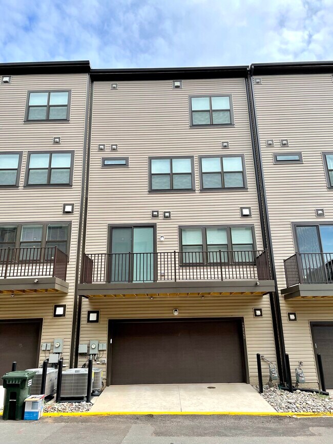 Building Photo - 22522 Foundation Dr