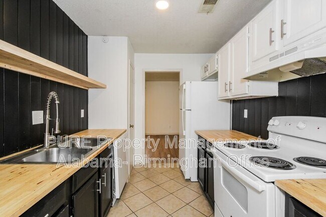 Building Photo - 6107 Crest Green Rd