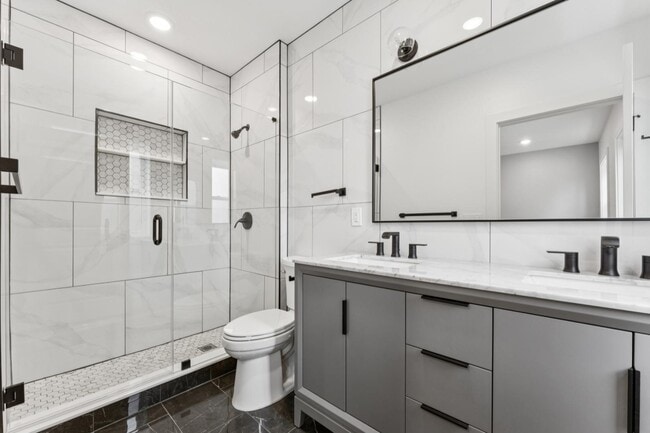 Building Photo - 84 Hollywood Ave