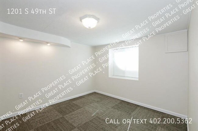 Building Photo - 1201 S 49th St