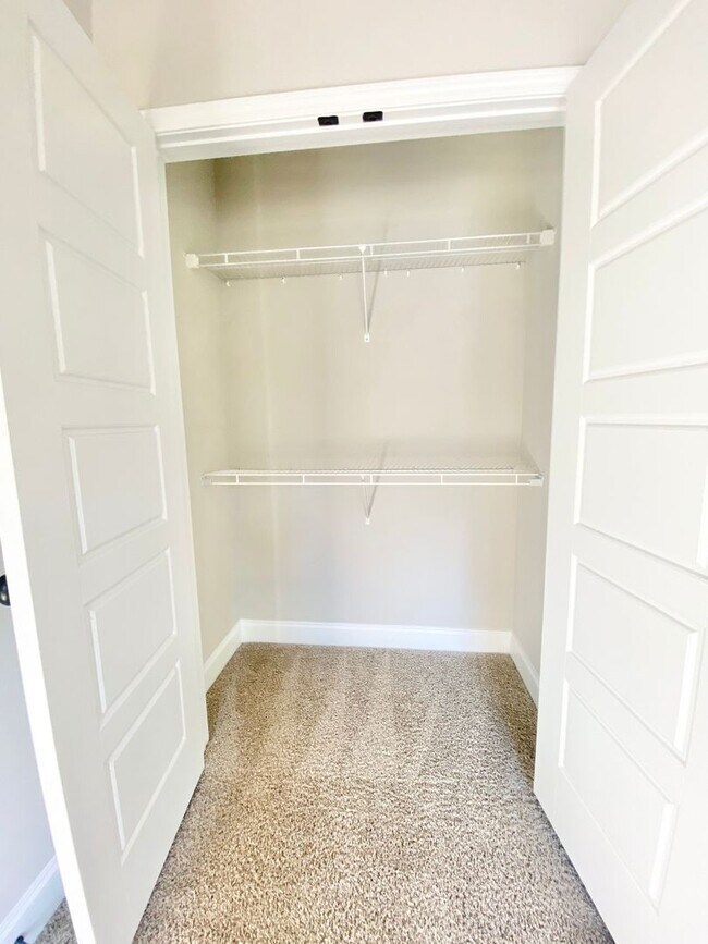 Building Photo - $1000 OFF 1st month rent!!!!Guyton Beauty!...