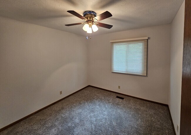 Building Photo - 5208 Ascot Cir