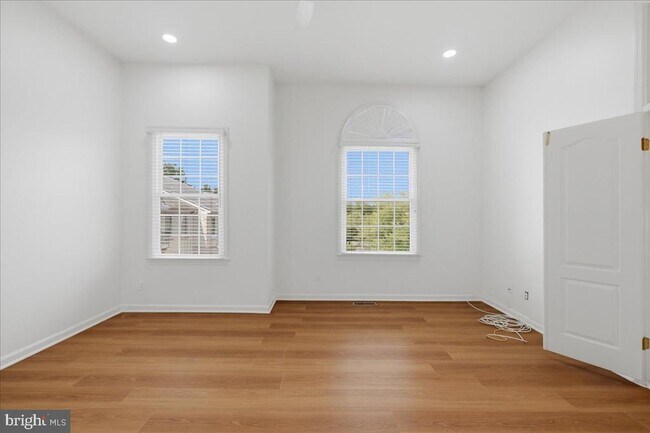 Building Photo - 10249 Winged Elm Cir
