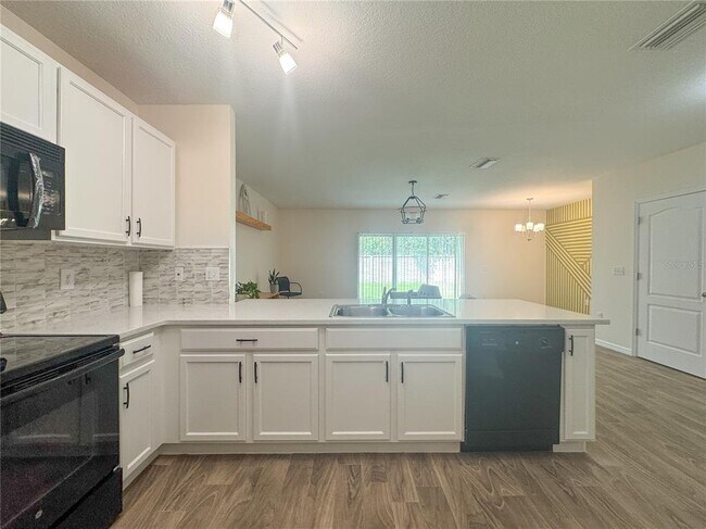Building Photo - 12823 Buffalo Run Dr