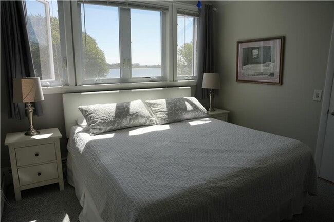 Building Photo - 39 Lake Rd