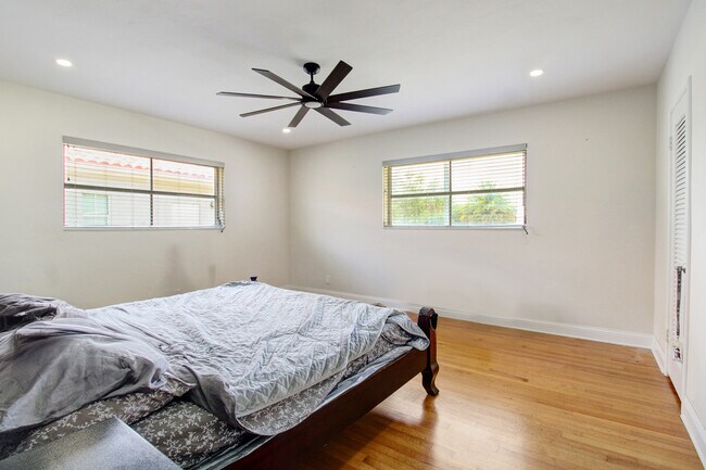 Building Photo - 1025 Hunting Lodge Dr